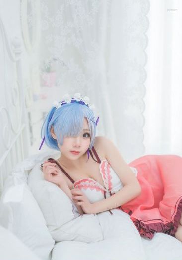 亚洲无码制服日韩中文_4K手机免费观看完整